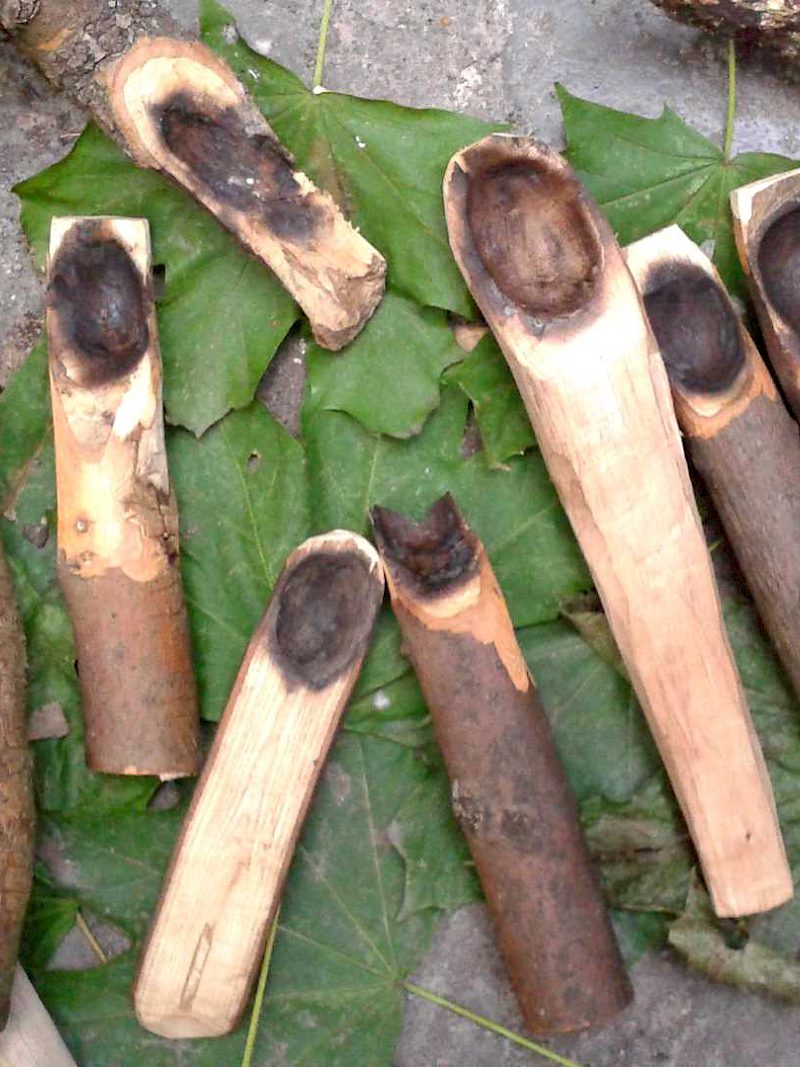 Outdoor-Löffel schnitzen