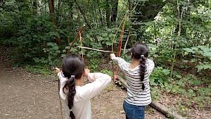 Bild zur Veranstaltung 'Sommerferien-Workshop Survival-Kids'