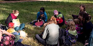 Wir lesen und erzählen Natur-Geschichten. Geschichtenkreis