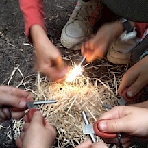 Kinder Funkenschlagen