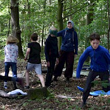 Kinder rennen weg